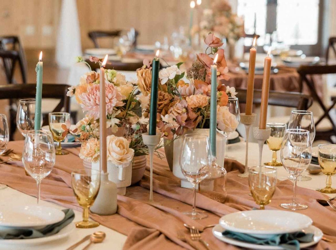 mocha mousse w aranzacjach slubnych kolor roku 2025 w dekoracji weselnej mocha mousse w aranżacjach ślubnych kolor roku 2025 w dekoracji weselnej